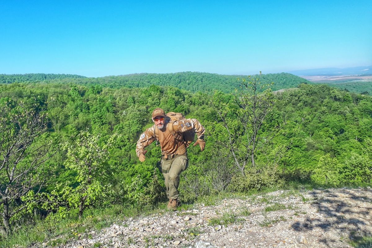 toth viktor outdoor vegan elite challenge training uphill run green