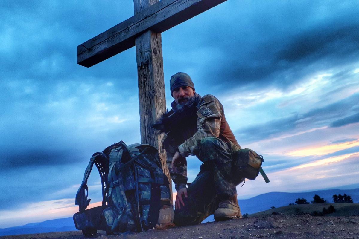 toth viktor omm outdoor trek hike ruck winter cross